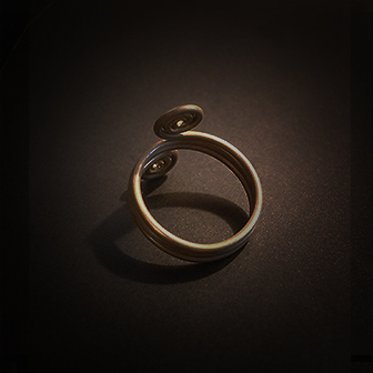 Baltiški papuošalai. Žalvarinis įvijinis žiedas - Žalčiai su laiko simbolika II.