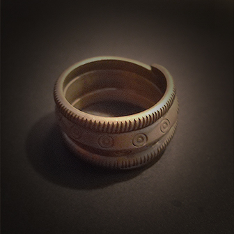 Baltiški papuošalai. Žalvarinis žiedas XVII.