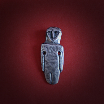 Baltiški papuošalai. Žalvarinis pasidabruotas kabutis - Neolito amuletas II.